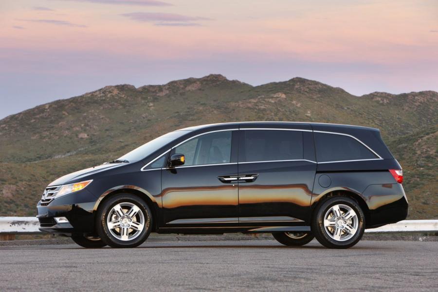  Honda Odyssey Touring Elite 2011 года  (фото 8 из 19)